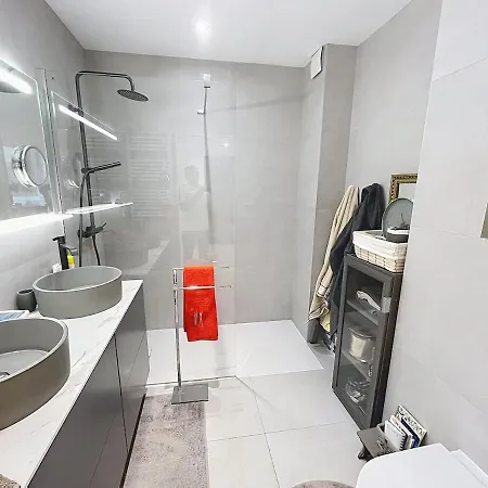 2 Bdr Panoramic Sea View Pool Ac Parking